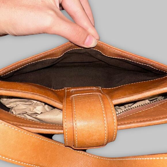 Vintage Coach Legacy Tan Leather Buckle Shoulder Bag - Picture 6 of 8